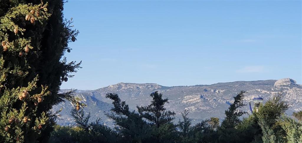 Villa T3 A 10' De Cassis - Piscine Privee Et Cuisine D'Ete Exterieure Carnoux-en-Provence المظهر الخارجي الصورة